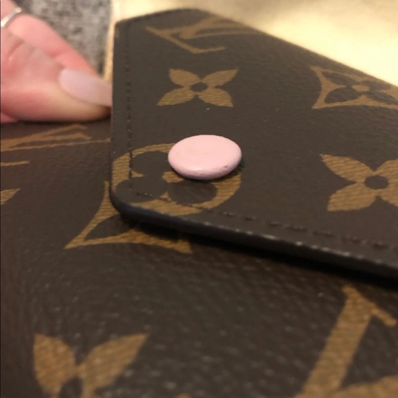 Louis Vuitton Wallet - Picture 2 of 13